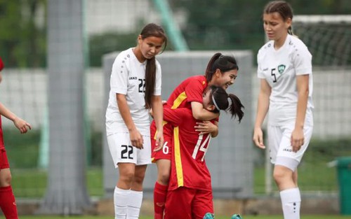 Tuyển trẻ Việt Nam thắng 3-0 trước Uzbekistan với siêu phẩm đá phạt 35m ở giải châu Á
