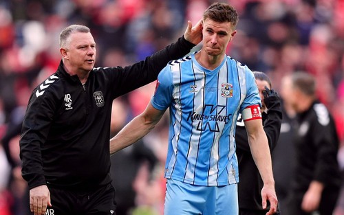 Mark Robins: Người cứu Sir Alex sẽ khiến Ten Hag mất ghế?