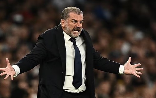 HLV Tottenham nổi giận vì CĐV nhà cổ vũ... Man City