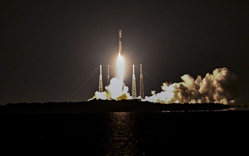 SpaceX phóng loạt vệ tinh do thám đầu tiên cho Mỹ