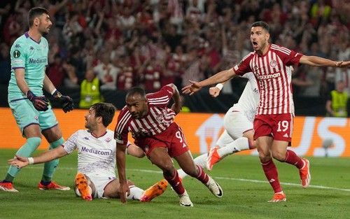 Phá tan giấc mơ người Ý, ngôi sao Olympiacos xô đổ kỷ lục của Ronaldo tại đấu trường châu Âu