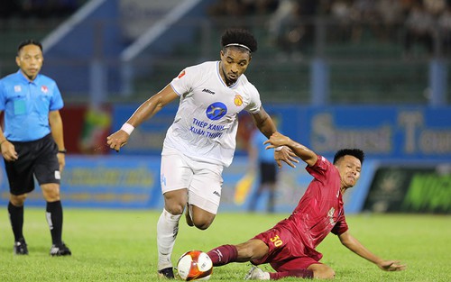 Bảng xếp hạng V-League vòng 24 hôm nay: Bình Định phả hơi nóng vào Nam Định