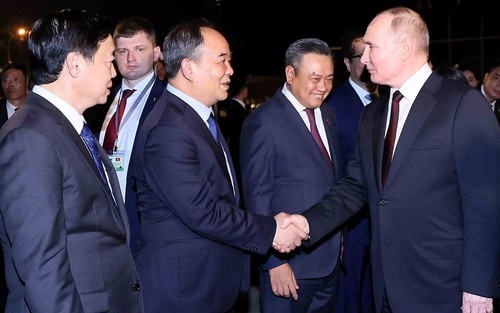 Tổng thống Liên bang Nga Vladimir Putin kết thúc tốt đẹp chuyến thăm cấp Nhà nước tới Việt Nam