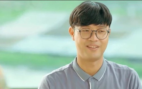 Thái Sơn tự đấm vào bụng, nhờ đạo diễn 'chửi' khi đóng 'Vui lên nào! Anh em ơi'