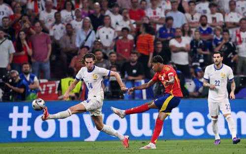Nhật ký EURO bằng thơ - Bán kết (Tây Ban Nha 2 - 1 Pháp): Có thể viết thành thơ
