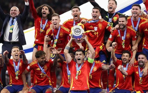 Nhật ký EURO bằng thơ - Chung kết (Tây Ban Nha - Anh 2-1): Lần thứ tư nâng cup