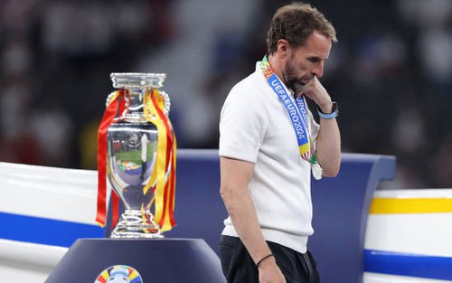 Ghế HLV ĐT Anh: Gareth Southgate ra đi hay ở lại?