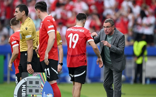 HLV Ralf Rangnick và điểm tựa Leipzig