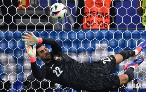 Nhật ký EURO bằng thơ (Bồ Đào Nha 0 - 0 Slovenia - pel. 3-0): Người hùng Costa đã "cứu" Bồ Đào Nha