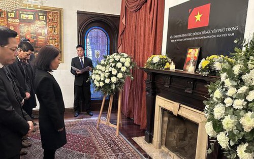 Lễ viếng và mở sổ tang Tổng Bí thư Nguyễn Phú Trọng tại Argentina