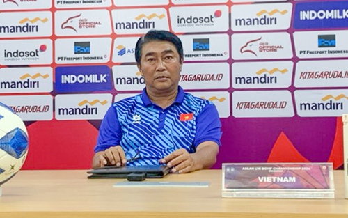 HLV Trần Minh Chiến chua xót khi U16 Việt Nam thua Indonesia 5 bàn trắng