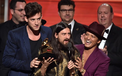 Hành trình gian nan của siêu hit "Uptown Funk"
