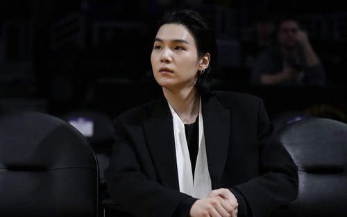 Cuộc thẩm vấn Suga BTS diễn ra trong tuần này, nhiều tranh cãi lại nổ ra