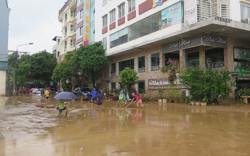 Cách xử lý môi trường sau bão, lụt