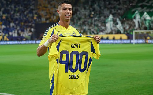Ronaldo nhận quà 'đặc biệt' rồi tịt ngòi trong ngày Al Nassr chia điểm với CLB của ngôi sao tai tiếng 'Ngoại hạng Anh'