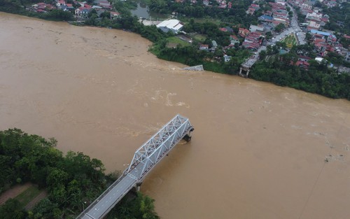 Vụ sập cầu Phong Châu: Nước sông rút dưới báo động 1, Phú Thọ triển khai tìm kiếm cứu hộ, cứu nạn