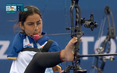 Nữ cung thủ Paralympic gây sốt toàn thế giới khi ghi điểm 10 tuyệt đối chỉ bằng những đầu ngón chân