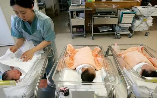 Tỷ lệ sinh thấp - Nỗi lo chung của các nước Đông - Bắc Á 