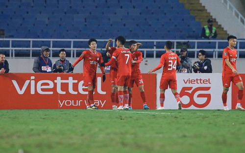 'Người hùng SEA Games' mang về 11m và ghi bàn quyết định, Viettel giành vé vào tứ kết Cúp quốc gia