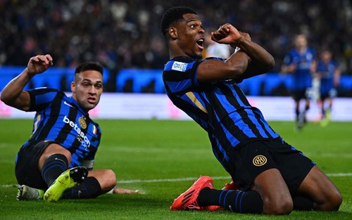 Hậu vệ Hà Lan ghi cú đúp, Inter Milan giành vé vào chung kết Siêu cúp Italia