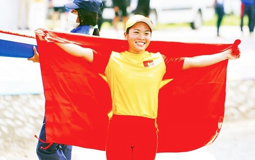 'Tay chèo vàng' của thể thao Việt Nam xin nghỉ tập đua thuyền vì bị nợ thưởng suốt 3 năm