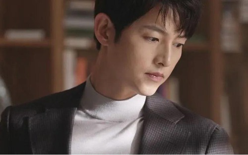 Vì sao người Hàn Quốc chỉ trích phong cách của Song Joong Ki tại buổi họp báo?