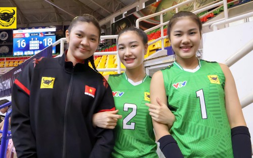 Đàn em Trần Thị Thanh Thúy nhận thông báo khi nhà ĐKVĐ bóng chuyền Việt Nam sắp bước vào 2 trận quan trọng