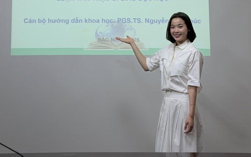 Hoa khôi cầu lông Nguyễn Thùy Linh khoe học vấn đáng nể