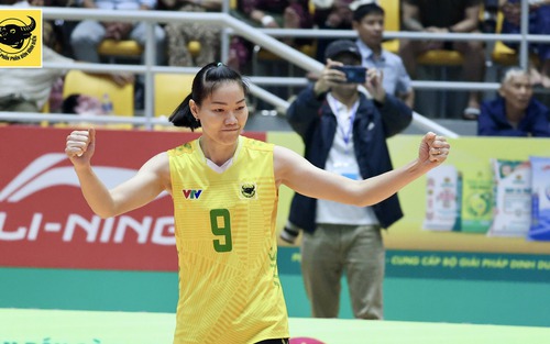 Huyền thoại bóng chuyền Việt Nam làm nên lịch sử ở tuổi 38 với kỷ lục vô tiền khoáng hậu