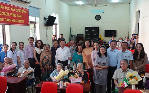 Tri ân các văn nghệ sỹ nhiều đóng góp cho văn học, nghệ thuật