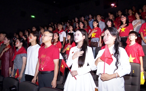 Phim hoà nhạc "Tổ quốc trong tim: The concert film": Phát triển công nghiệp văn hóa từ hiệu ứng "concert quốc gia"