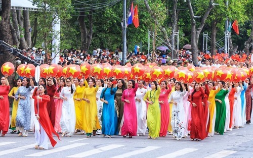 Phụ nữ Việt Nam: 95 năm ghi đậm dấu ấn kiên trung, nhân ái, đảm đang, bất khuất