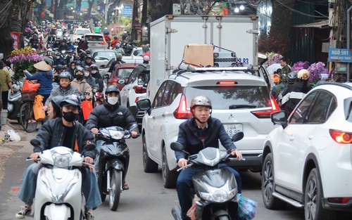 Nhiều ý kiến góp ý giảm ùn tắc giao thông trên địa bàn Thủ đô