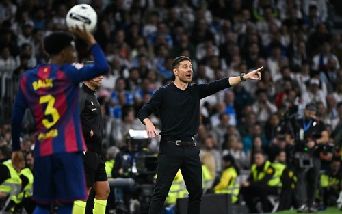 Xabi Alonso lên tiếng về Vinicius và Yamal sau chiến thắng của Real Madrid