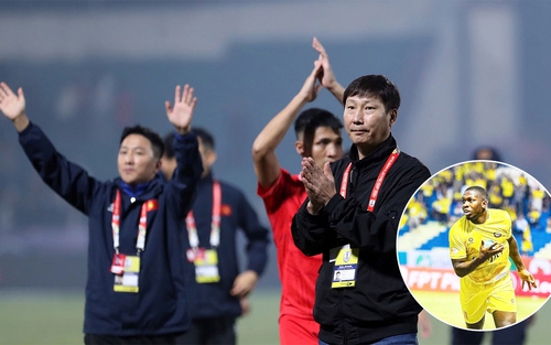 HLV Kim Sang Sik đề xuất nhập tịch cựu Vua phá lưới V-League, hàng công ĐT Việt Nam như hổ thêm cánh