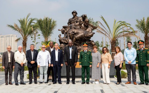 Chủ tịch Quốc hội Cuba thăm Bảo tàng Lịch sử Quân sự Việt Nam