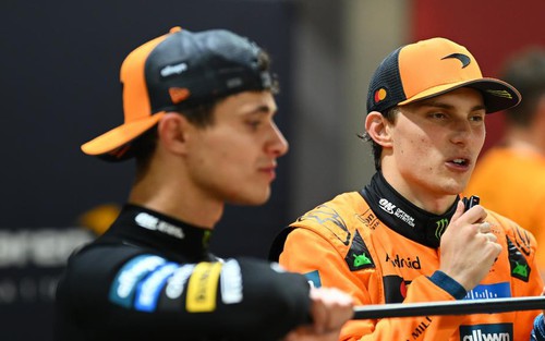 Nội bộ lục đục trong ngày McLaren vô địch F1, tay đua văng tục trên sóng radio