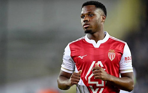Ngôi sao Barca lập kỳ tích chưa từng có trong lịch sử Ligue 1
