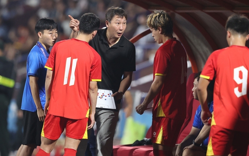 HLV Kim Sang Sik và U22 Việt Nam: Xa mặt nhưng không cách lòng