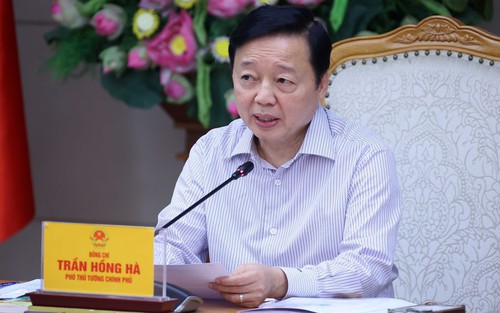 Phó Thủ tướng Trần Hồng Hà họp về quy chuẩn khí thải xe ô tô