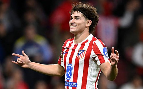 Barca đưa 4 ngôi sao vào danh sách rút gọn thay thế Lewandowski