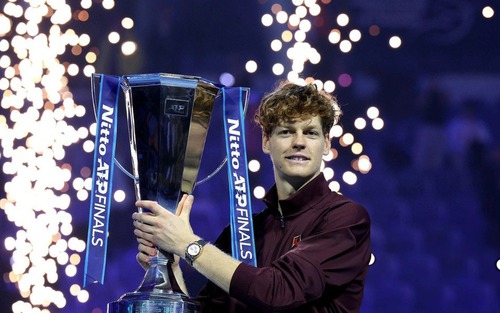 Sinner lần thứ hai liên tiếp đăng quang ATP Finals sau trận chung kết nghẹt thở trước Alcaraz