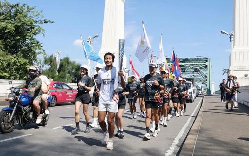 Kết thúc lễ rước đuốc hoành tráng, chủ nhà Thái Lan đếm ngược chờ SEA Games 33