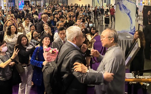 NSND Đặng Thái Sơn biểu diễn tại Lễ hội văn hóa châu Á ở Hong Kong (Trung Quốc)