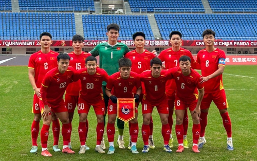 CĐV lo cho U22 Việt Nam sau giải giao hữu