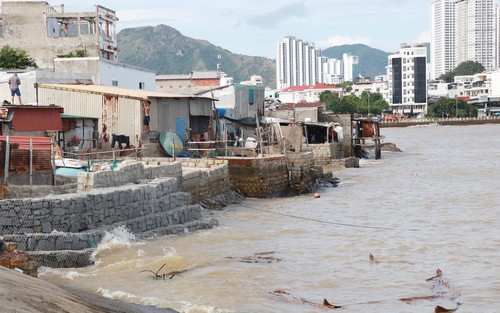 Thời tiết ngày 22/11: Miền Trung - Tây Nguyên vẫn ngập lụt kéo dài, cảnh báo nguy cơ lũ quét, sạt lở đất