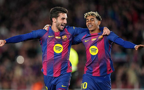 Trở lại Camp Nou sau hơn 900 ngày, Barca thắng thuyết phục khi Yamal và Lewandowski tỏa sáng