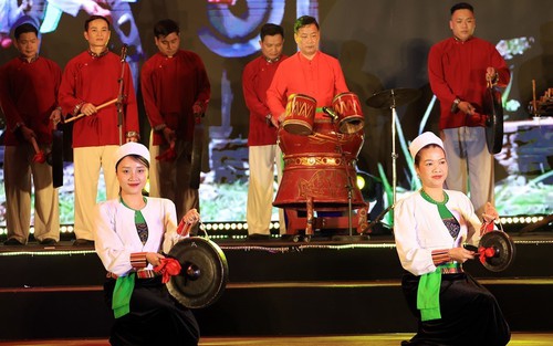 Chương trình biểu diễn giới thiệu văn hoá nghệ thuật truyền thống dân tộc Mường