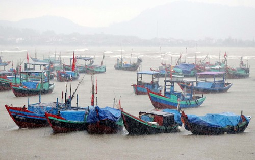 Bộ Tổng Tham mưu yêu cầu các đơn vị chủ động ứng phó với bão số 15