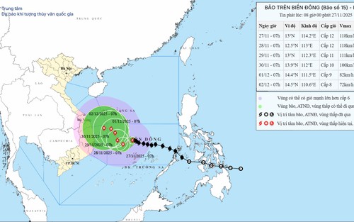 Bão số 15 di chuyển chậm, cách đảo Song Tử Tây khoảng 180km